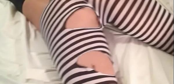  showing off my striped leggins